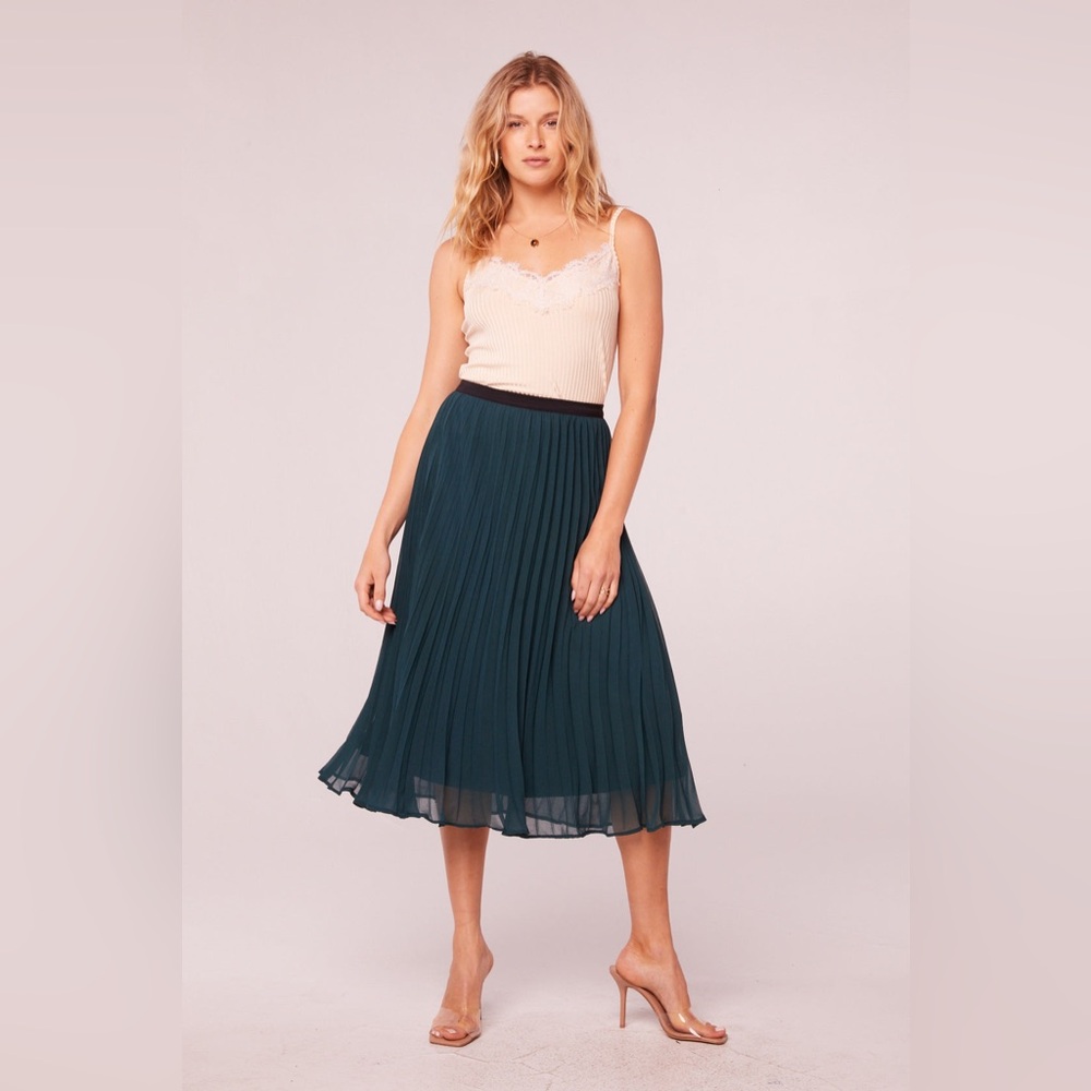 NWT. Band of the Free. Rigby Pine Pleated Midi Skirt. Size Medium.